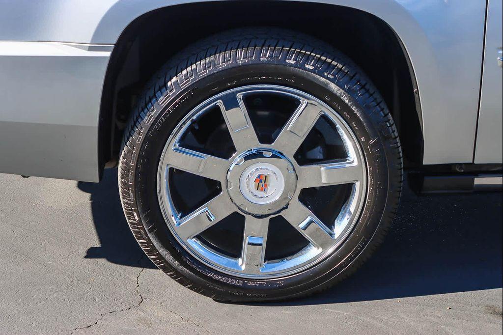 used 2011 Cadillac Escalade ESV car, priced at $13,182