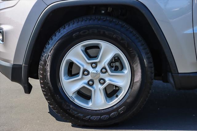 used 2015 Jeep Grand Cherokee car, priced at $13,982