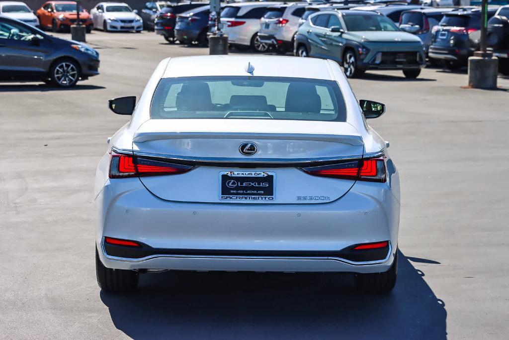 new 2025 Lexus ES 300h car, priced at $56,234