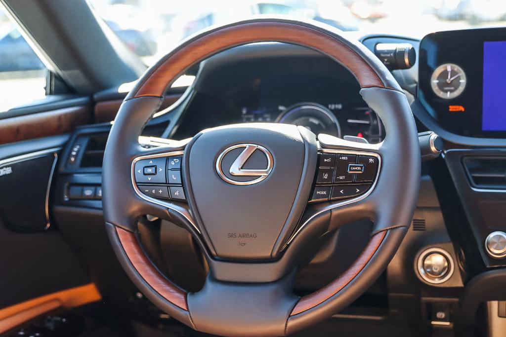 new 2025 Lexus ES 300h car, priced at $56,234