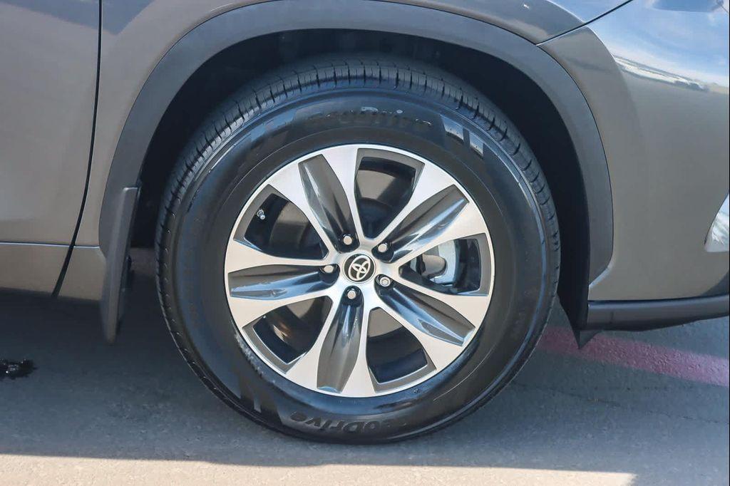used 2023 Toyota Highlander car, priced at $34,943
