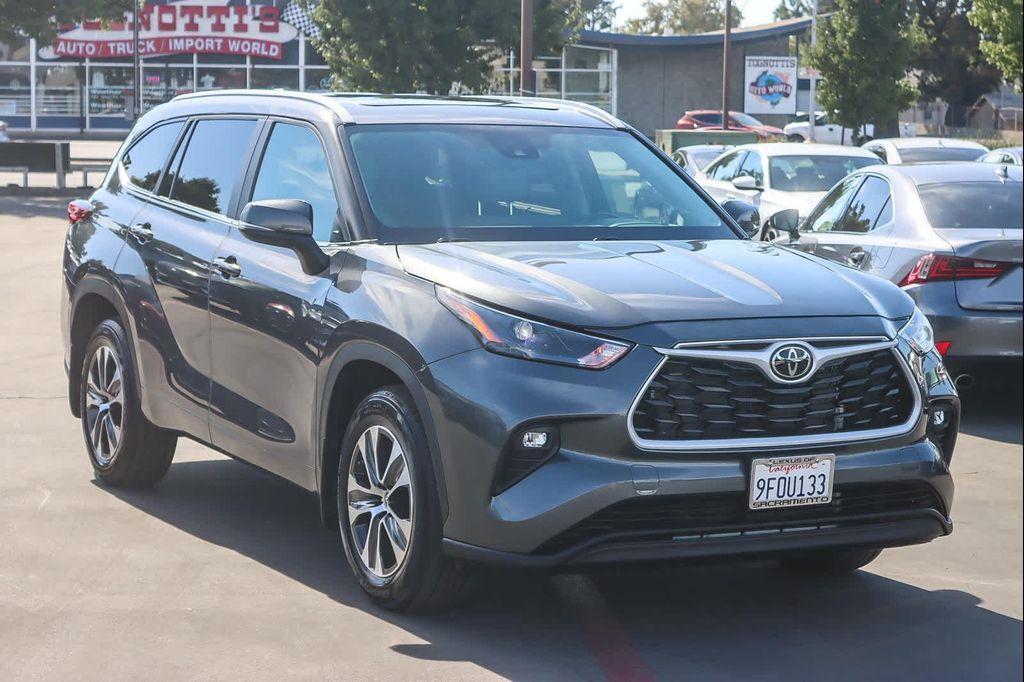 used 2023 Toyota Highlander car, priced at $34,943