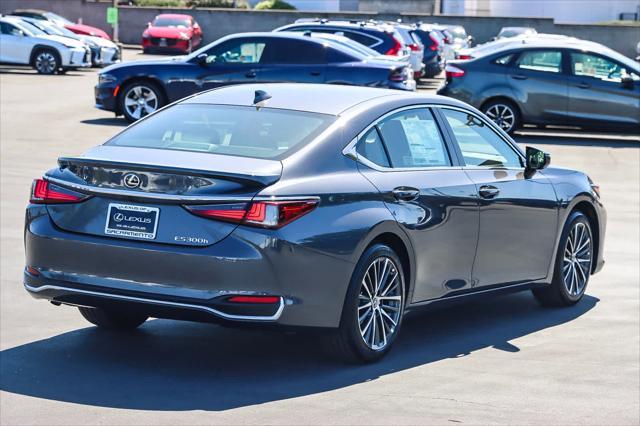 new 2025 Lexus ES 300h car, priced at $52,289