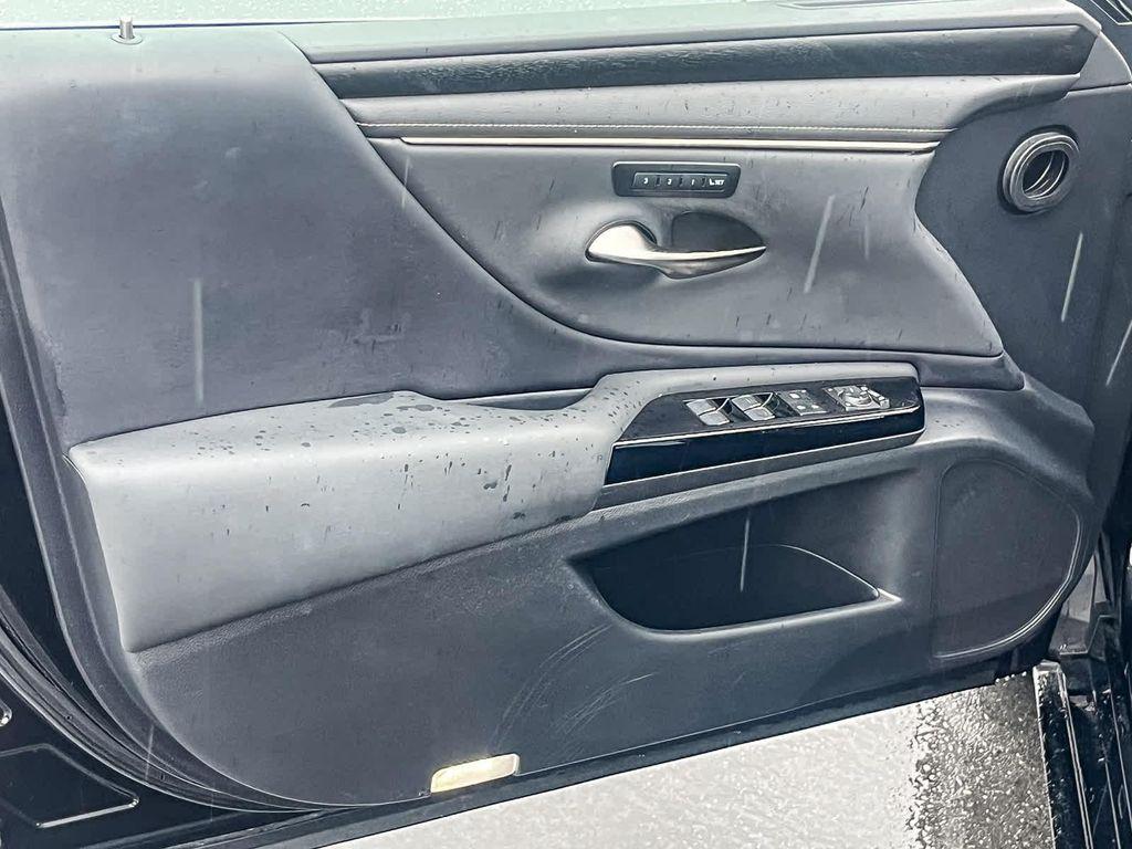 used 2022 Lexus ES 300h car, priced at $34,783