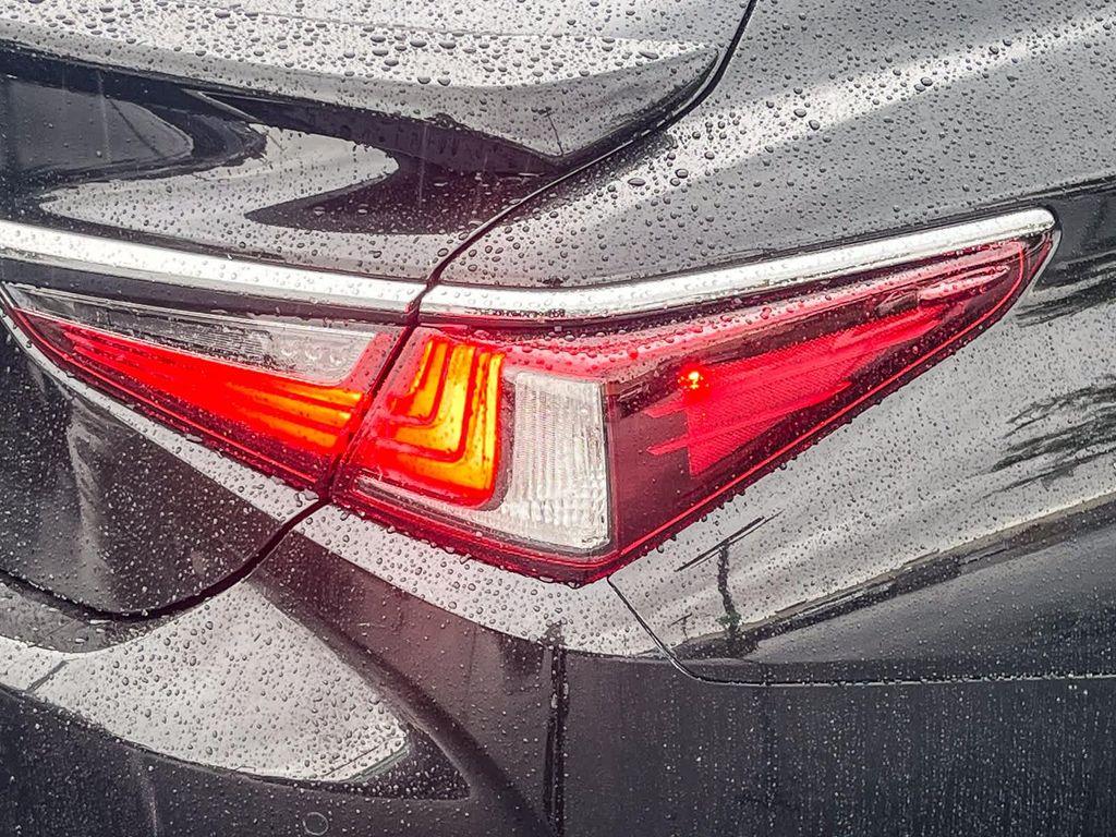 used 2022 Lexus ES 300h car, priced at $34,783