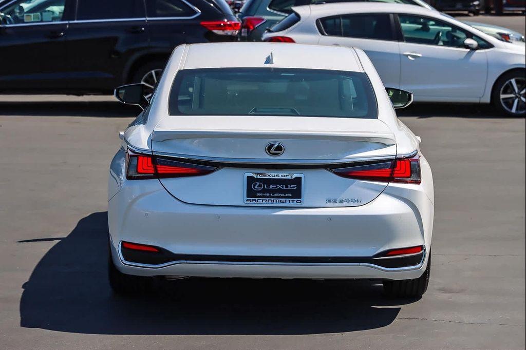 new 2025 Lexus ES 300h car, priced at $57,359