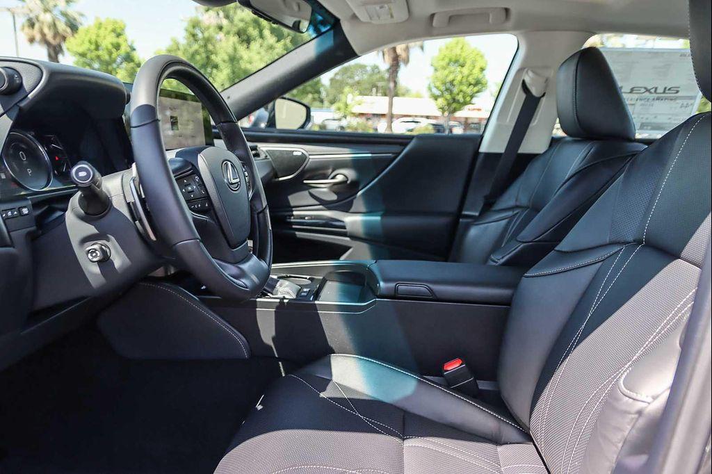 new 2025 Lexus ES 300h car, priced at $57,274