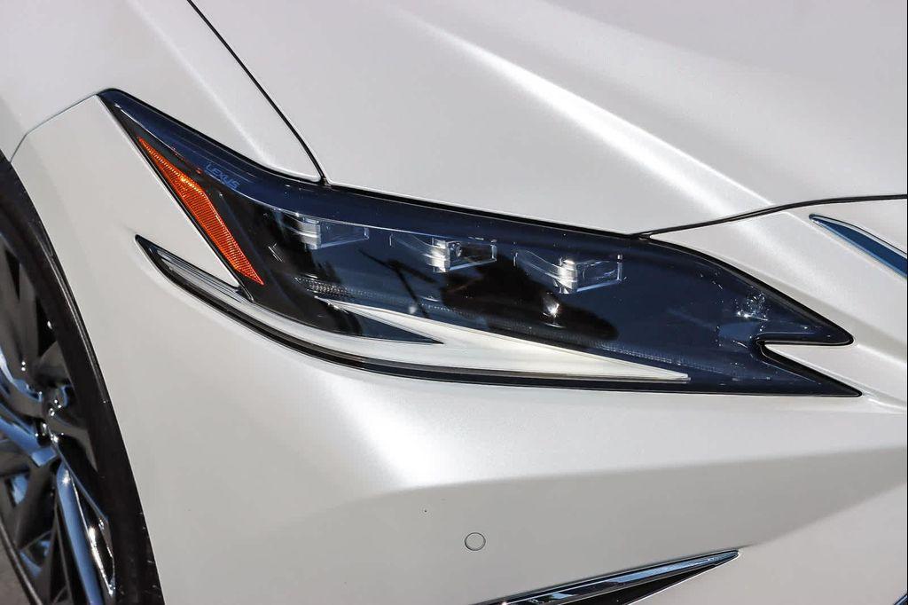 new 2025 Lexus ES 300h car, priced at $57,274