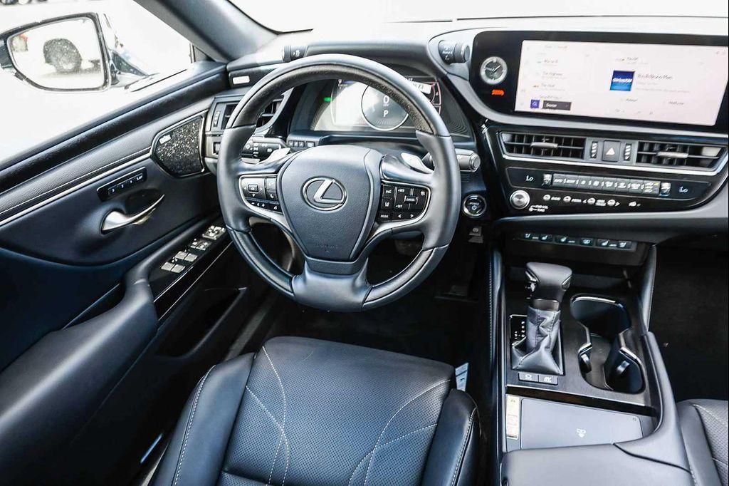 new 2025 Lexus ES 300h car, priced at $56,944