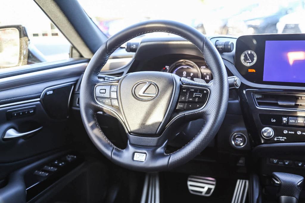 new 2024 Lexus ES 300h car, priced at $54,394