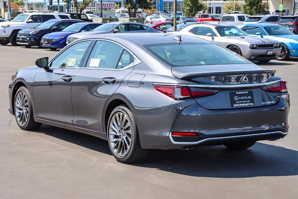 new 2025 Lexus ES 300h car, priced at $56,234