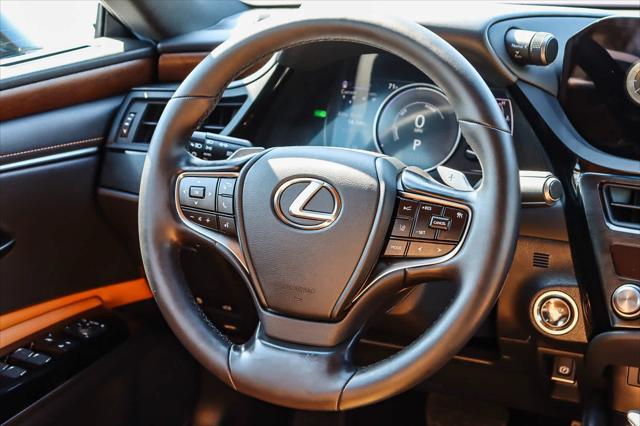 new 2025 Lexus ES 300h car, priced at $48,894