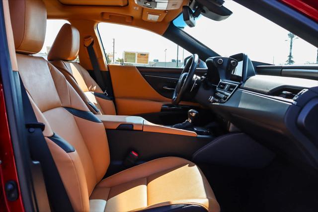 new 2025 Lexus ES 300h car, priced at $48,894