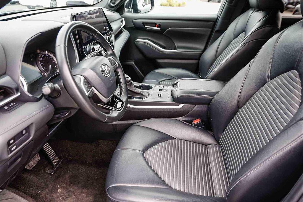 used 2023 Toyota Highlander car, priced at $35,202