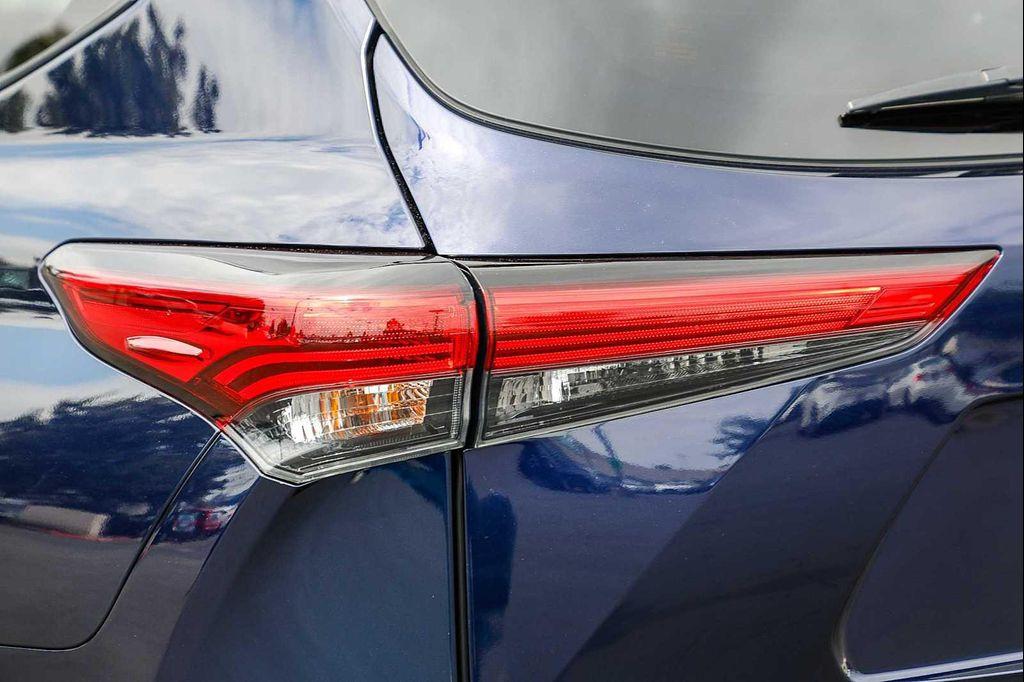 used 2023 Toyota Highlander car, priced at $35,202