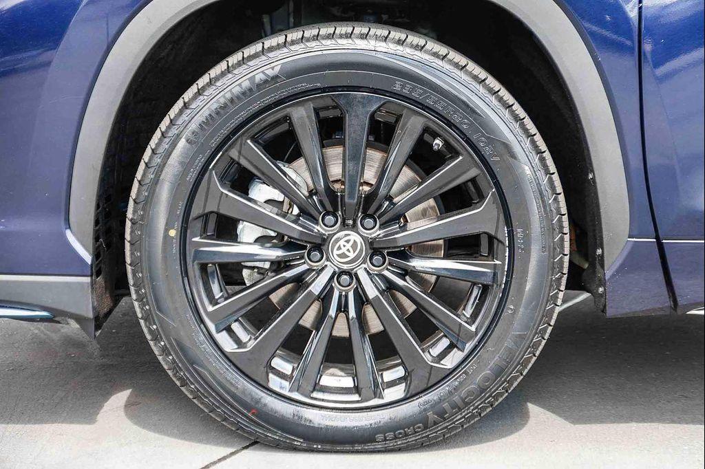 used 2023 Toyota Highlander car, priced at $35,202