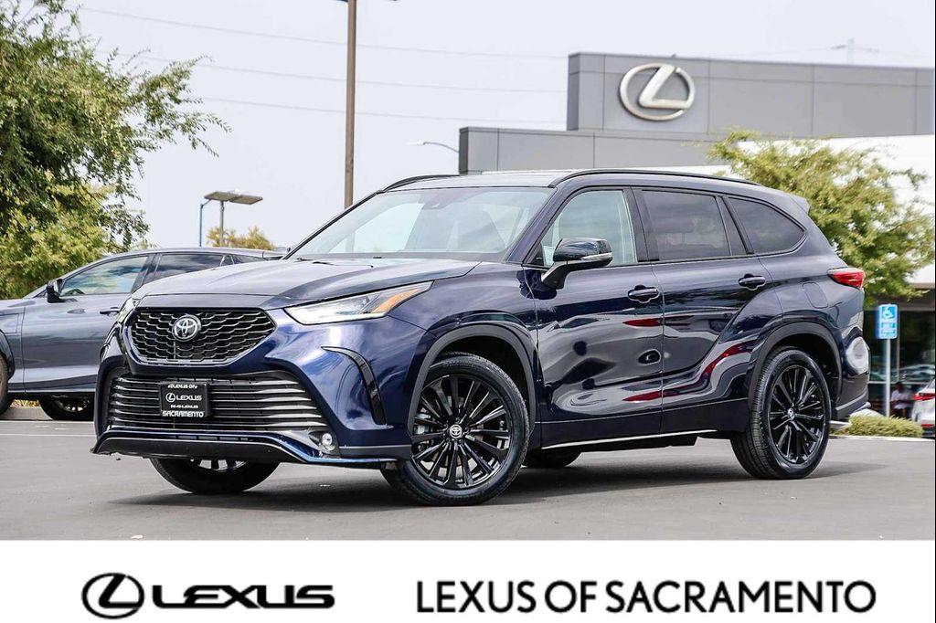 used 2023 Toyota Highlander car, priced at $35,202