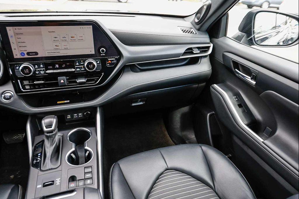 used 2023 Toyota Highlander car, priced at $35,202