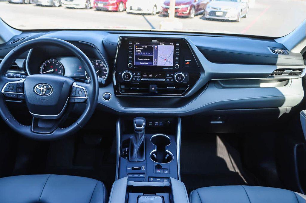 used 2022 Toyota Highlander car, priced at $38,521