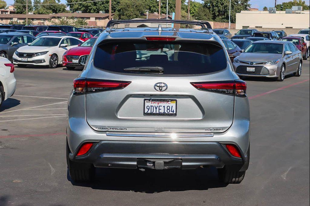 used 2022 Toyota Highlander car, priced at $38,521
