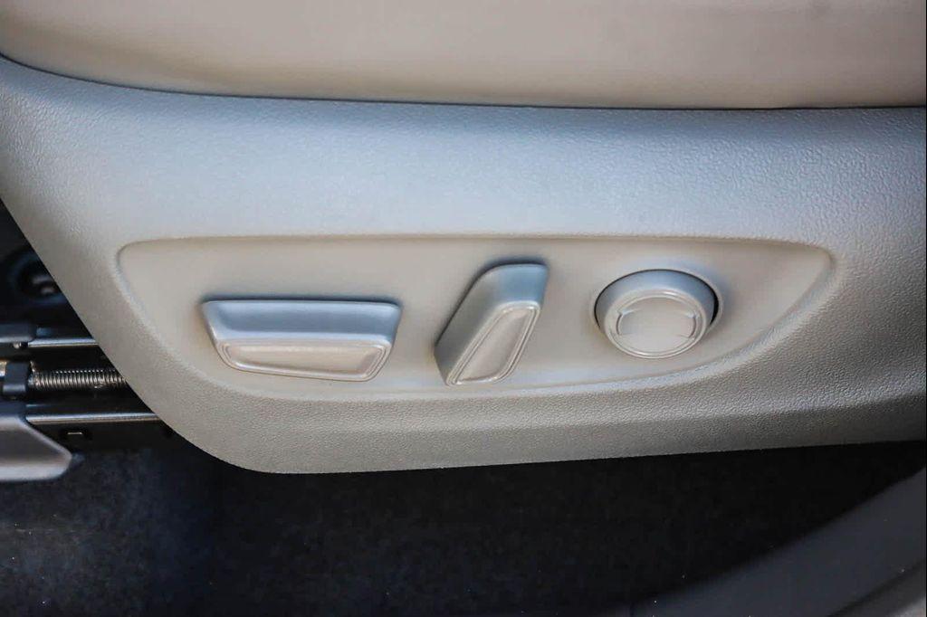 used 2022 Toyota Highlander car, priced at $38,521