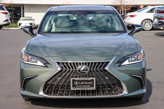 new 2025 Lexus ES 300h car, priced at $50,114