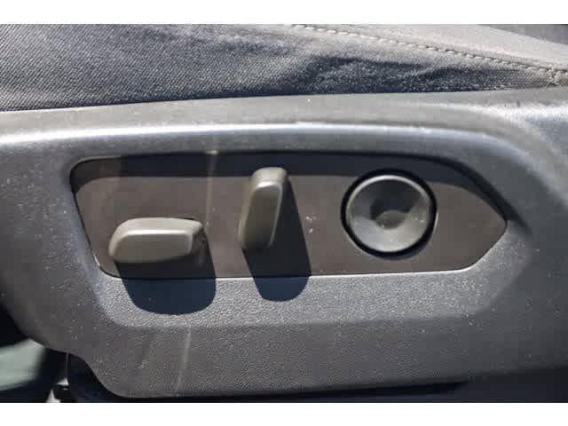 used 2022 Chevrolet Silverado 1500 car, priced at $32,101