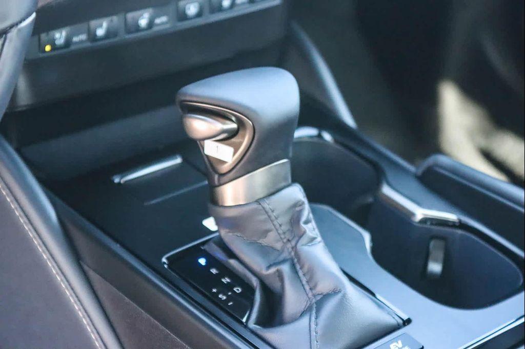 new 2025 Lexus ES 300h car, priced at $57,649