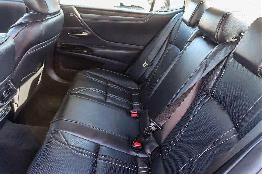 new 2025 Lexus ES 300h car, priced at $57,649