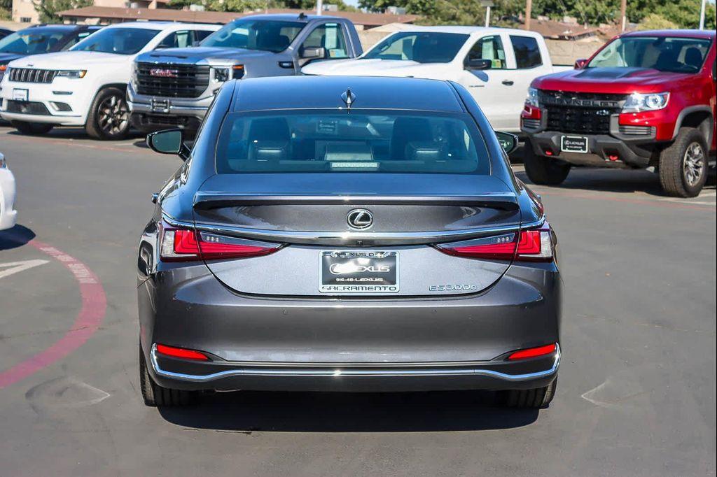 new 2025 Lexus ES 300h car, priced at $57,649