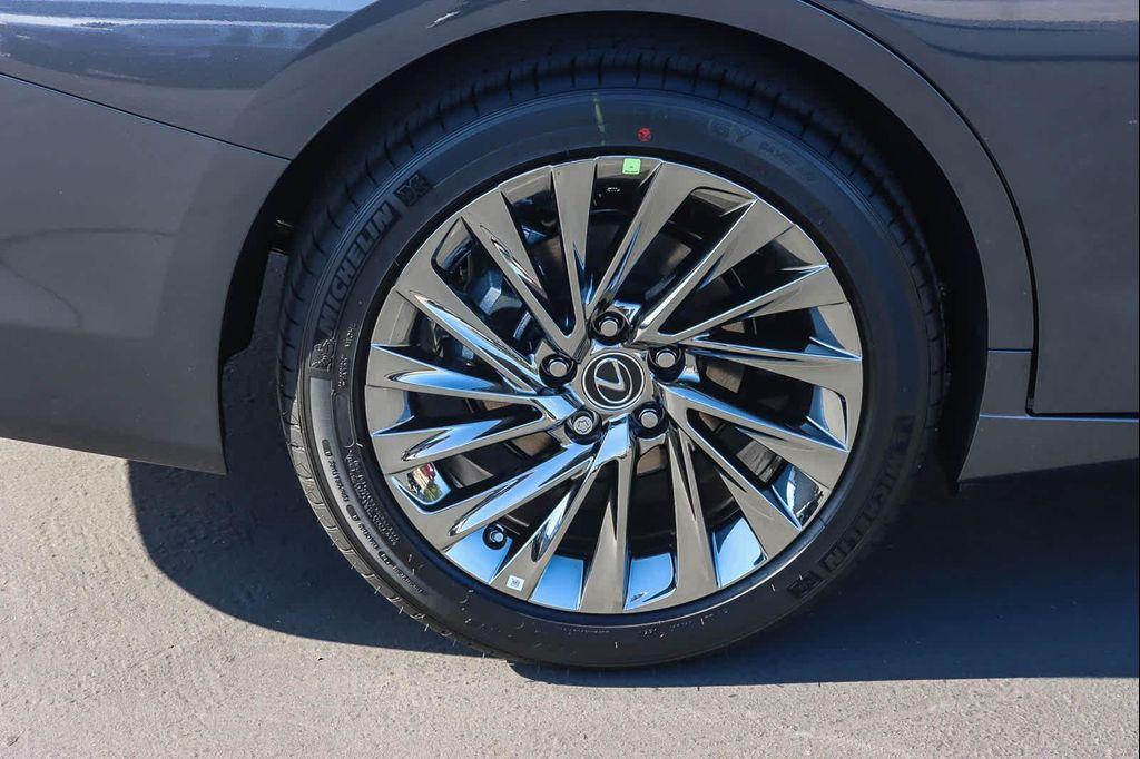 new 2025 Lexus ES 300h car, priced at $57,649