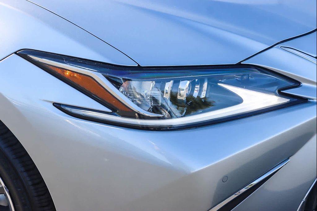 used 2022 Lexus ES 300h car, priced at $34,782