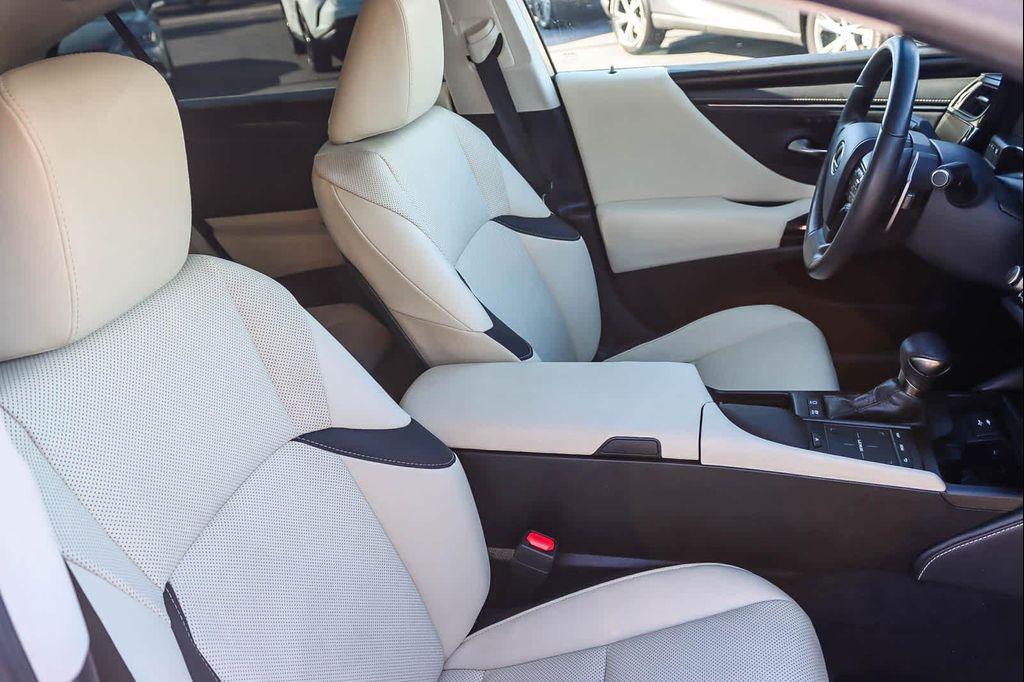 used 2022 Lexus ES 300h car, priced at $34,782