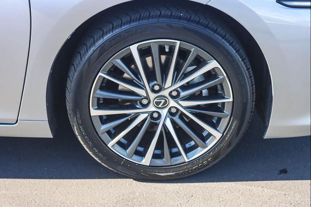 used 2022 Lexus ES 300h car, priced at $34,782