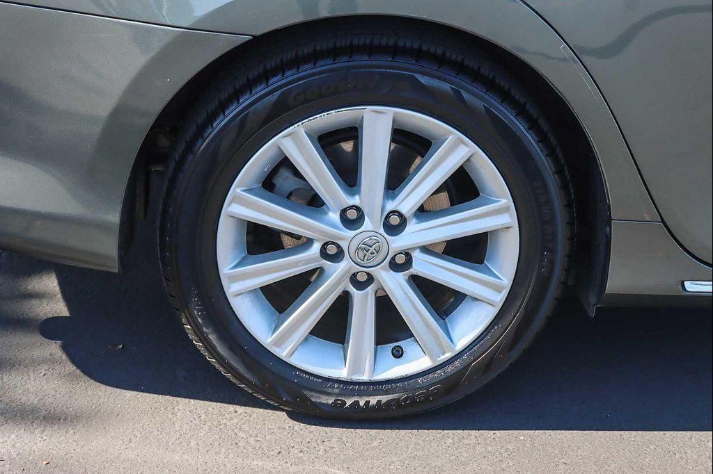 used 2014 Toyota Camry Hybrid car, priced at $15,291