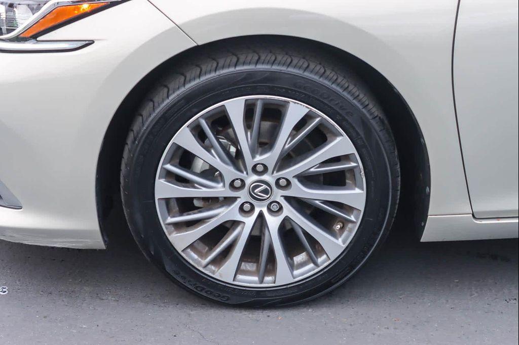 used 2021 Lexus ES 350 car, priced at $29,352