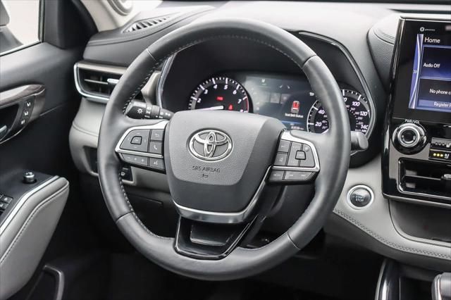 used 2021 Toyota Highlander car, priced at $30,992