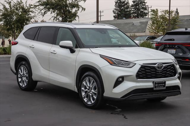 used 2021 Toyota Highlander car, priced at $30,992