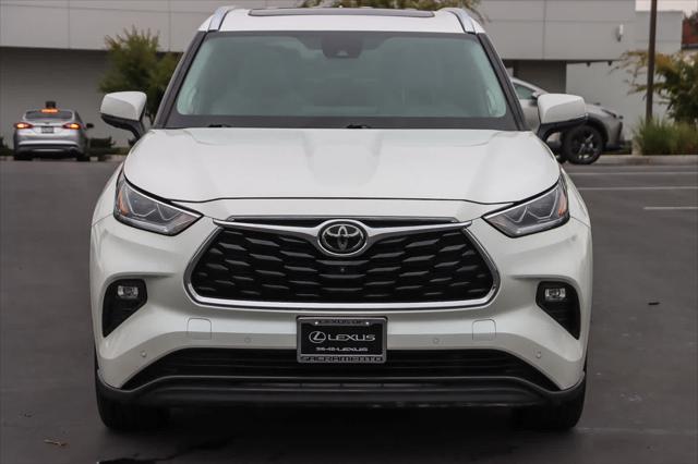 used 2021 Toyota Highlander car, priced at $30,992