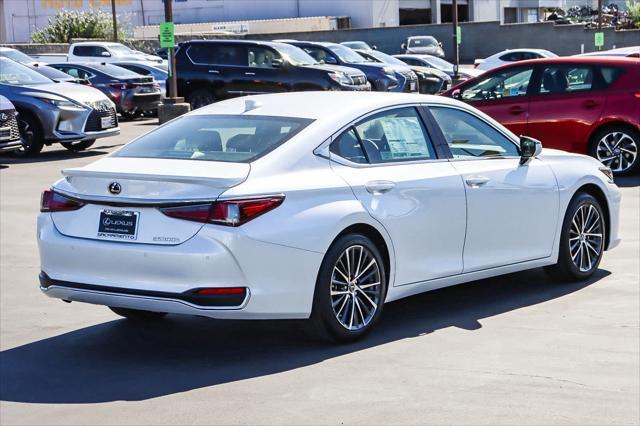 new 2025 Lexus ES 300h car, priced at $48,894