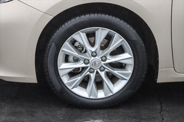 used 2014 Lexus ES 300h car, priced at $16,141