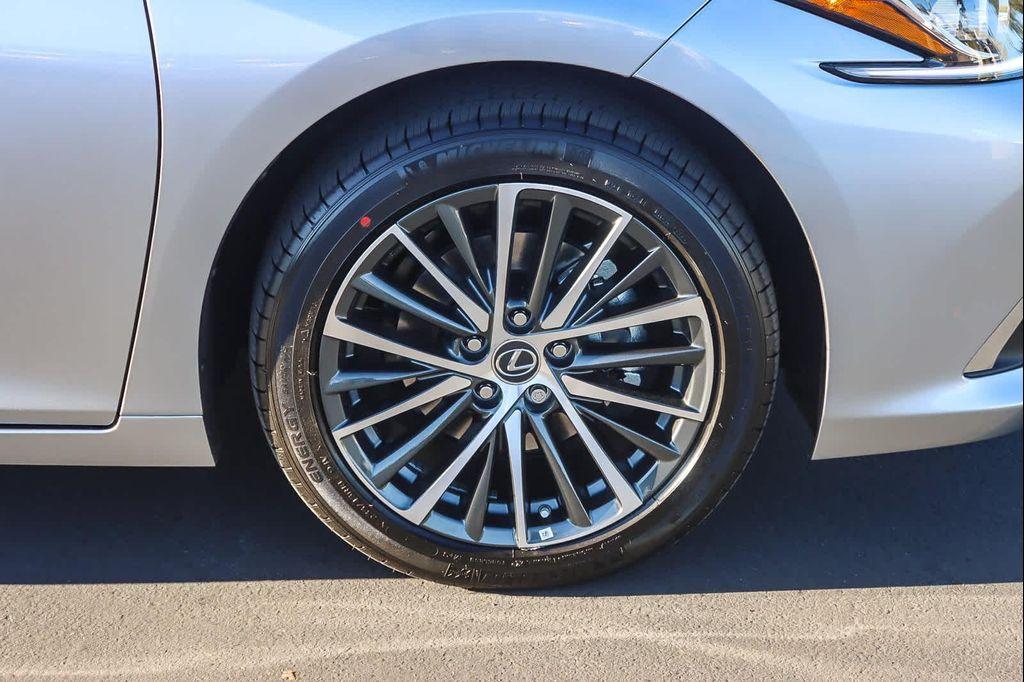 new 2025 Lexus ES 350 car, priced at $48,114