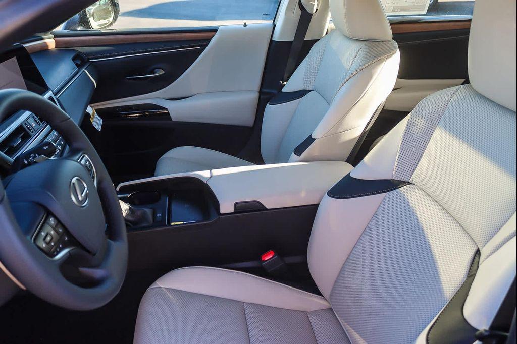 new 2025 Lexus ES 350 car, priced at $48,114