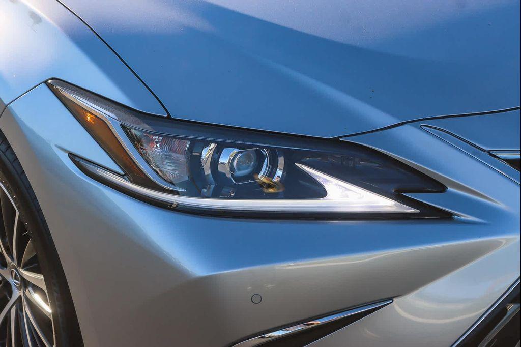 new 2025 Lexus ES 350 car, priced at $48,114