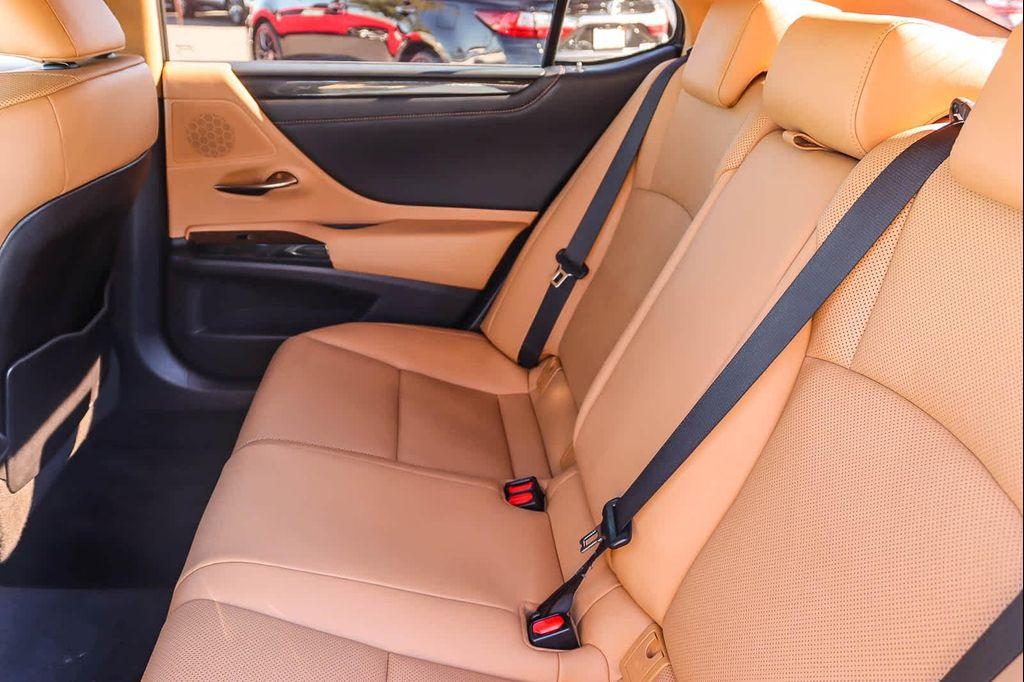 used 2022 Lexus ES 350 car, priced at $35,892