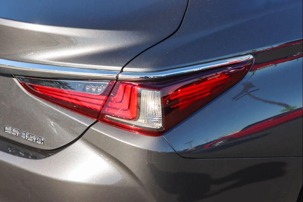used 2022 Lexus ES 350 car, priced at $35,892