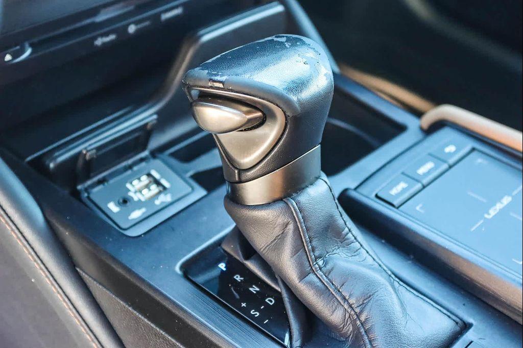 used 2022 Lexus ES 350 car, priced at $35,892