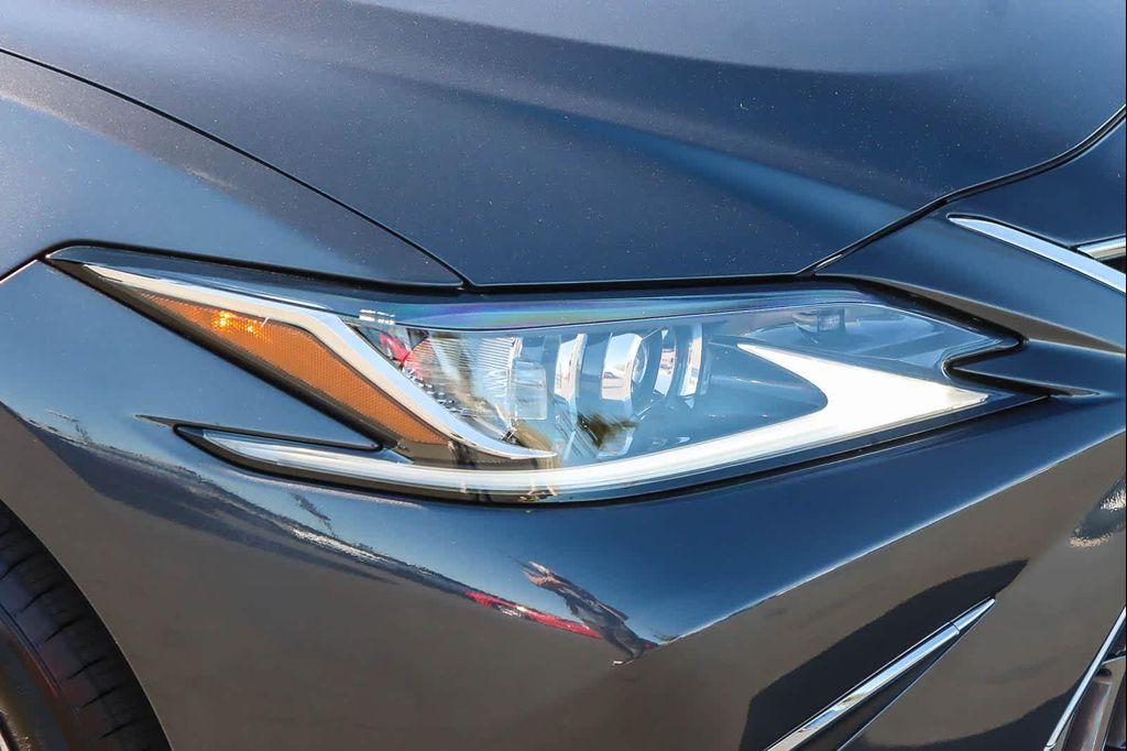 used 2022 Lexus ES 350 car, priced at $35,892