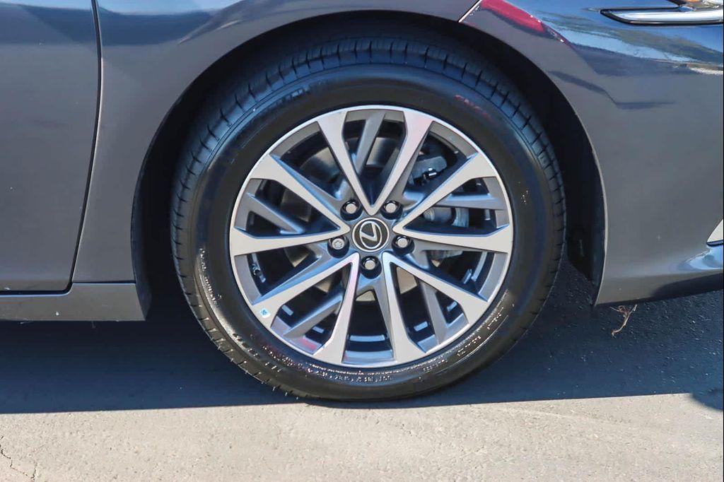 used 2022 Lexus ES 350 car, priced at $35,892