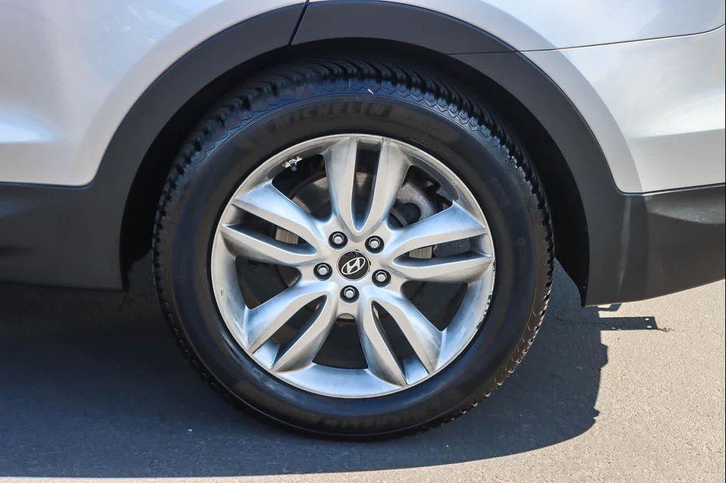 used 2013 Hyundai Santa Fe car, priced at $7,992